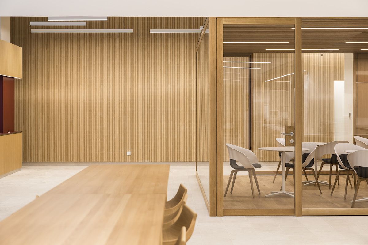 Groupe La Poste - coworking furniture in wood and glass - Paris France
